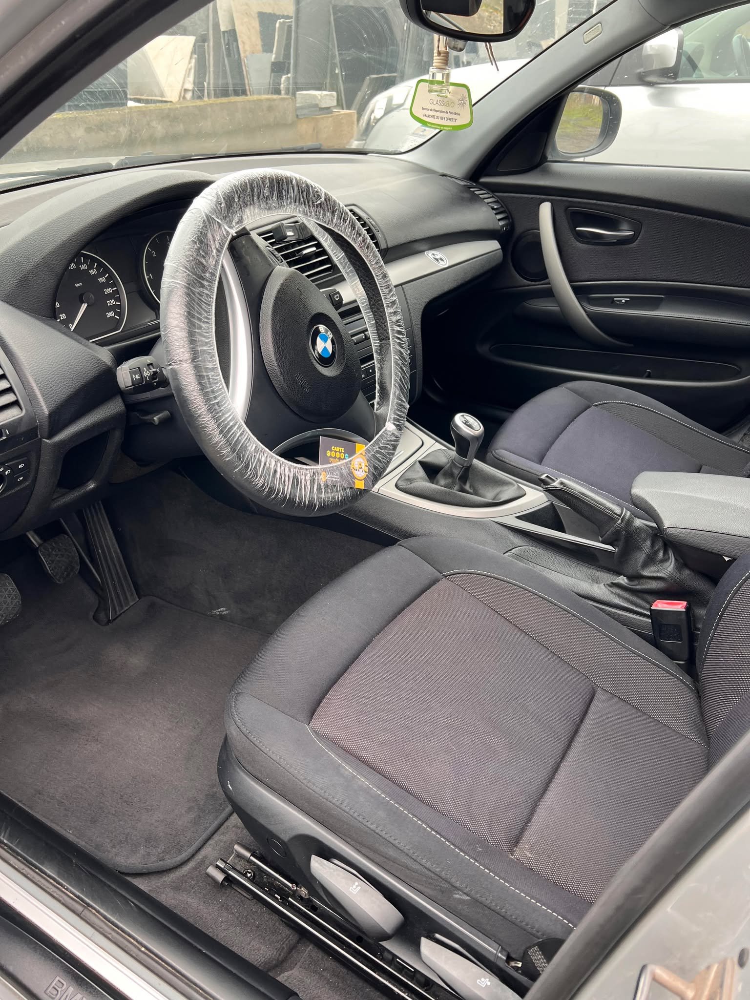 Siège de voiture après nettoyage à Perpignan